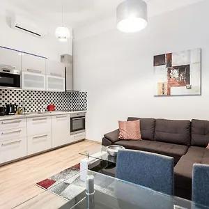  Apartamento Quiet Nest In The Bustling Centre Of Hungría